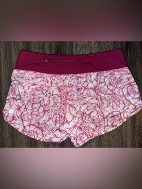 lululemon Speed Up Short- Floral Bloom White Star Ruby